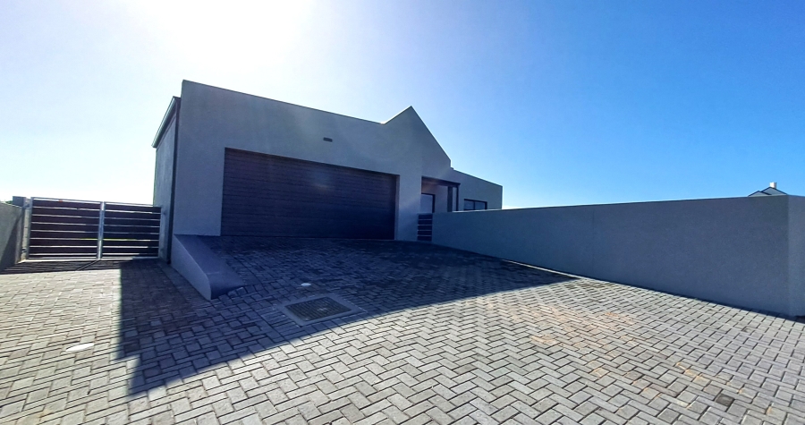 3 Bedroom Property for Sale in Hoogland Western Cape